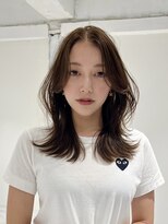 ヨーク(YOKE)&nbsp;ミディアムレイヤーくびれヘアオリーブグレーオリーブベージュ