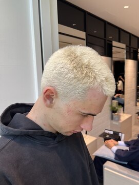 ステア ケース(stair case) ホワイトブロンド×ボウズ