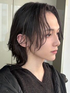 セプト 博多(SEPT.) ロングウルフ センターパート 黒髪 メンズミディアム 20代