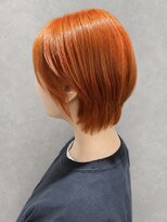 リア トーキョー(Lia TOKYO)&nbsp;【工藤武士】鮮やかオレンジの耳かけ前下がりショートボブ