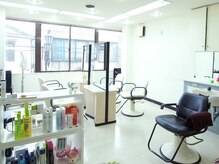 ヘアーフェリーチェ(hair felice)の雰囲気(明るく、清潔感のある店内)