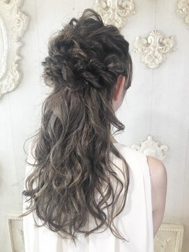 キャンバス バイ ネオリーブ 横浜西口(Canvas by neo.) ゆるふわハーフアップ 結婚式 二次会