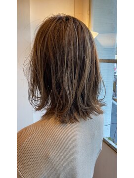 ヘアーエポック(hair epoque) 外ハネレイヤーロブ×シアーブラウンシークレットハイライト