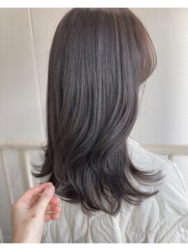 ロカ(roka) 大人可愛い艶感グレージュミディアム