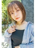 グレージュカラーシルキーべージュ、デザインカラー斜めバング