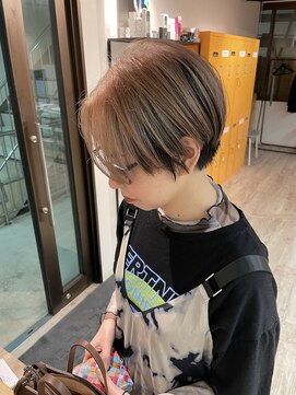 コワファーストナガサキシャンプーボーイ(COIFF1RST NAGASAKI SHAMPOO BOY) 大人可愛い20代30代40代黒髪前下がりショートボブ/長崎/浜の町