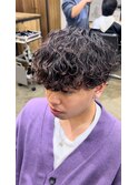 波巻きクリームパーマ／刈り上げマッシュ