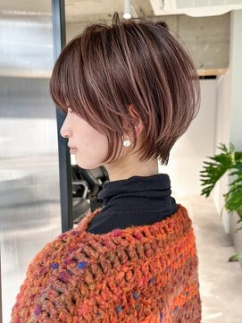 シオン(shion) 似合わせカットフェミニンロングマロンベージュ_ba543792