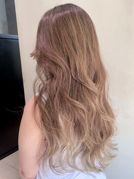 アイティーバイアルバム 下北沢店(IT by ALBUM) 美髪顔周りレイヤーホワイトブロンド_ba341322