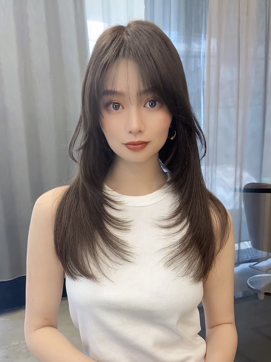 フォンズ(FONS)&nbsp;赤味なしグレージュカラー/ロングレイヤーカット/ワンカール