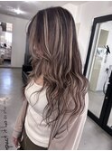 ハイライトカラーミルクティーベージュレイヤーカット