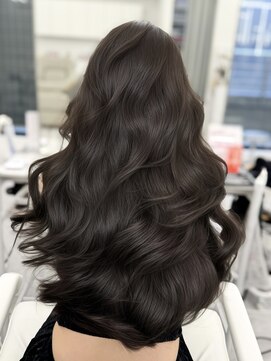 アマトウキョウスマートサロン(AMA TOKYO×Smart Salon) アッシュカラー　暗めカラー　ブリーチなし　レイヤーカット