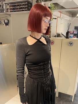 スゴス(sugosu) 切りっぱなしボブ red color bob