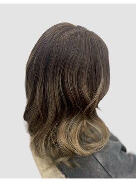 レア(Lea) ミディアム×グラデーション