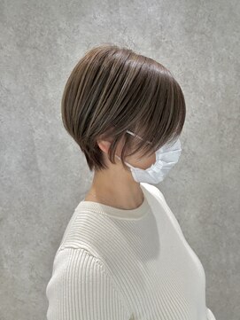 モノリス(monolith) くびれショート