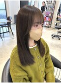 オリーブベージュ