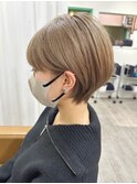 丸みショート/ハイトーン/ケアブリーチ/ミルクティーベージュ