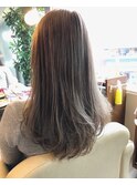 ローレイヤーベースのグレージュカラー