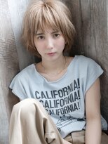 トッカ ヘアアンドトリートメント 難波店 ハイトーン×カジュアルショート