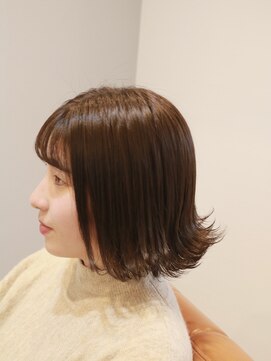 ルームスヘアー(Rooms Hair) 外ハネ　カーキベージュ