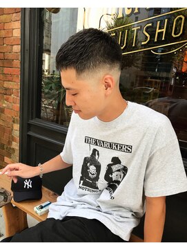 フォーコーナーズ(Four Corners) crop style【skin fade】