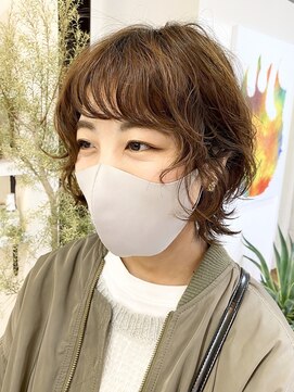 ノラキチジョウジ(NORA KICHIJOJI) ウルフパーマ耳かけショートレイヤーカットショートパーマ30代