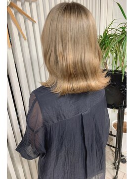 フロート 小阪店(float) ハニーイエロー_マロンベージュ Aラインボブ かきあげ