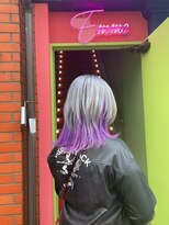 エマ(emma)&nbsp;シルバー×パープルのインナーカラー！