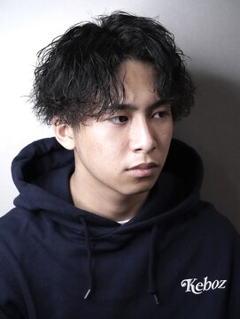 スキル(SKILL) 波巻きパーマ×センターパート