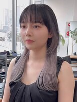 キラ 原宿(KILLA)&nbsp;ホワイトシルバー/顔まわりレイヤーカット/大人かわいい