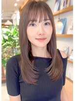 ルエ(rue) 外ハネミディアムインナーカラー小顔ウルフカット20代30代40代