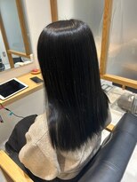 キオナ(Kiona) 艶髪ストレートブラック