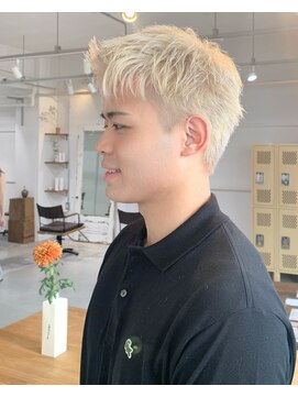 キジ(kiji) 刈り上げスパイキーショートぬきっぱなしホワイトブロンド