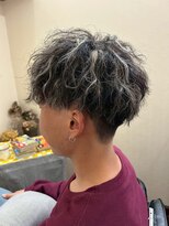 美容室 メザミー MESAMIES 20代30代ナチュラル束感ショートハイライトツーブロックマッシュ