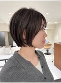 ハイライト白髪ぼかしダブルカラーインナーカラーショートボブ