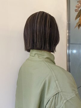 アンサム リリー(UNSOME Lille) 切りっぱなしボブ/コントラストハイライト