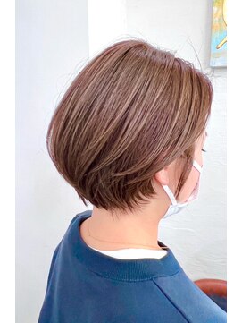 ハーツ(Heart's) 白髪ぼかしハイライト×ショートボブ