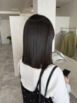 ホワイト(WHITE)&nbsp;美髪矯正×切りっぱなし外ハネボブ