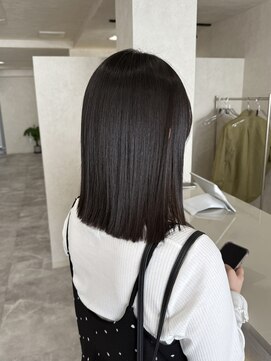 ホワイト(WHITE) 美髪矯正×切りっぱなし外ハネボブ