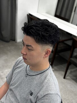 グルーマーズトウキョウ(GROOMER/S TOKYO) ラルフカール ハードパーマ ニュアンスパーマ スペインカール
