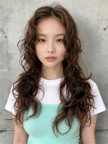 エイチ ウルフカット 大阪梅田(811) オリーブアッシュラインボブエンドカラー切りっぱなしミディアム