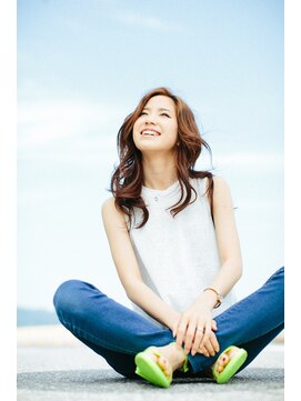 アルコ(arco) 女らしさを高めるパールベージュカラー