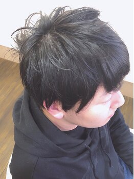 シャイニヘアー Shiny Hairの写真/【メンズCut+眉Cut付☆¥3800】メンズも通いやすい温かい雰囲気。豊富な経験と高い技術で毎朝キマルStyleに