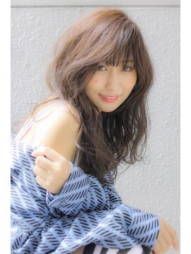 アマンドール(Aman D'or) 色っぽぱっつん×ハイプラチナアッシュ