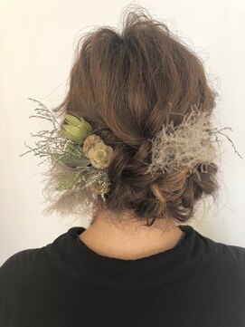オルガ ヘアアンドメイク(Oluga hair&make) ドライフラワーシニヨン