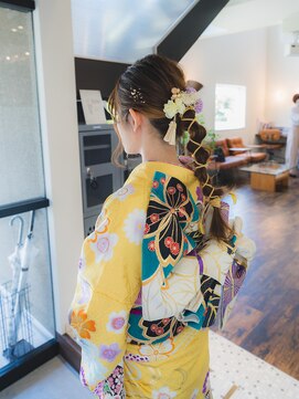 ヘアデザイン ステラ(hair design sTella) ☆キラキラと金箔がかわいいロープ紐アレンジ☆