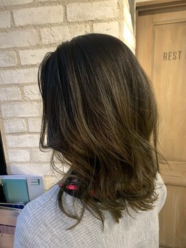 エイトセカンド 新宿三丁目店(EIGHT second) オリーブベージュ