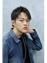 クロムトウキョウ ザ バーバー ネオン 新宿店(CHROM TOKYO the Barber ne/on)&nbsp;ショートセンターパートツイストスパイラルパーマツーブロック