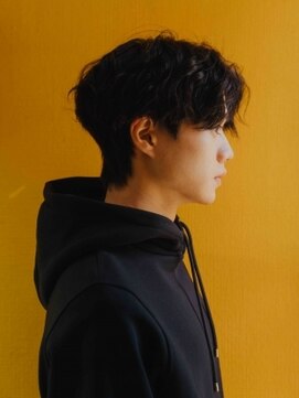 キューブ(HAIR MAKE Cube) 【メンズ】センタパート・ツイストパーマ