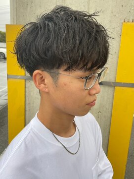 ニアウ 伊勢崎連取店(Niau) ツイストスパイラルパーマツイストパーマツーブロック刈り上げ